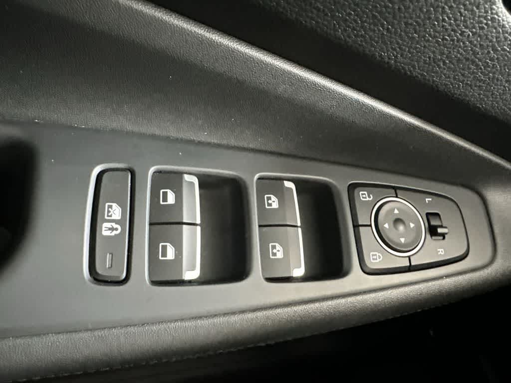 Thumbnail: 2023 Hyundai Santa Fe - 17