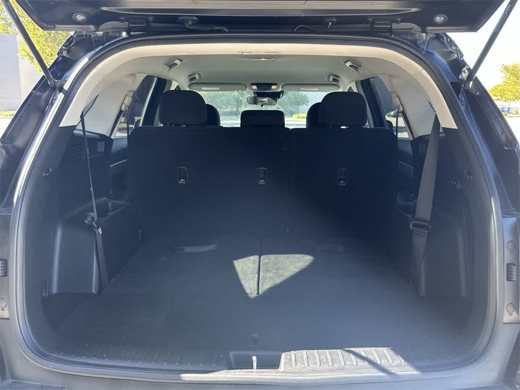 Thumbnail: 2023 Kia Sorento - 25