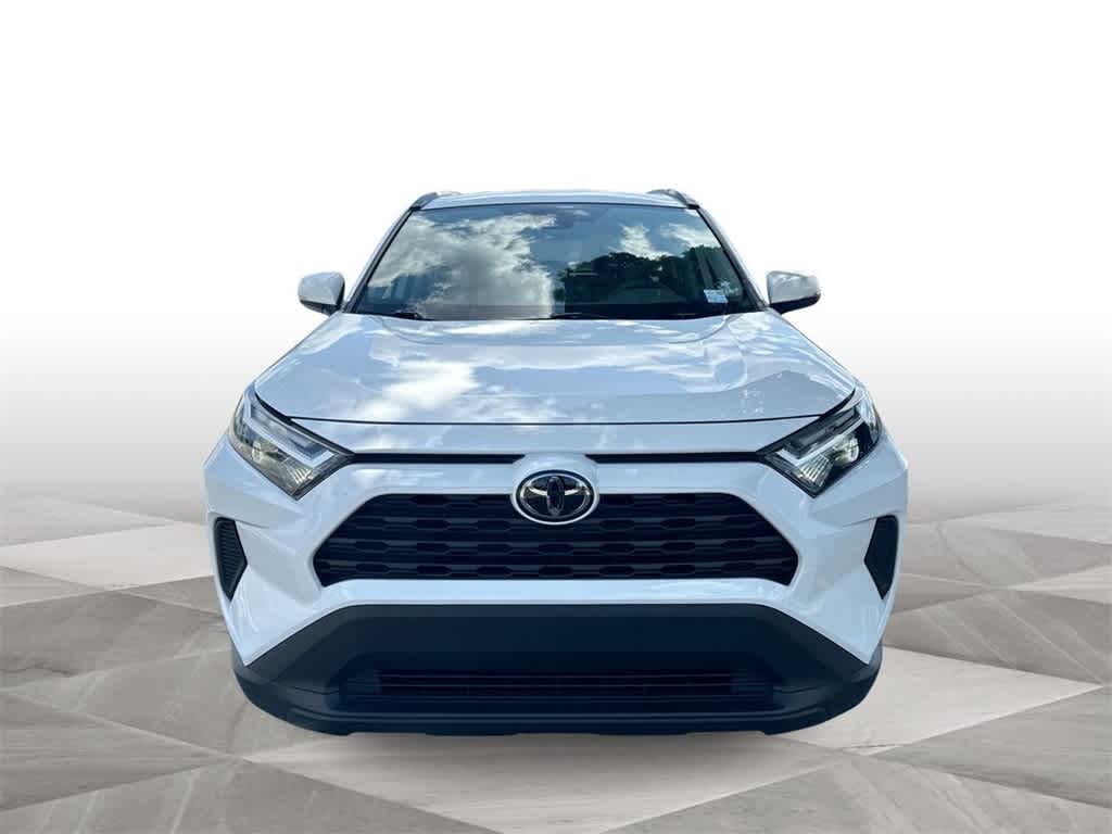 2022 Toyota RAV4 XLE 3