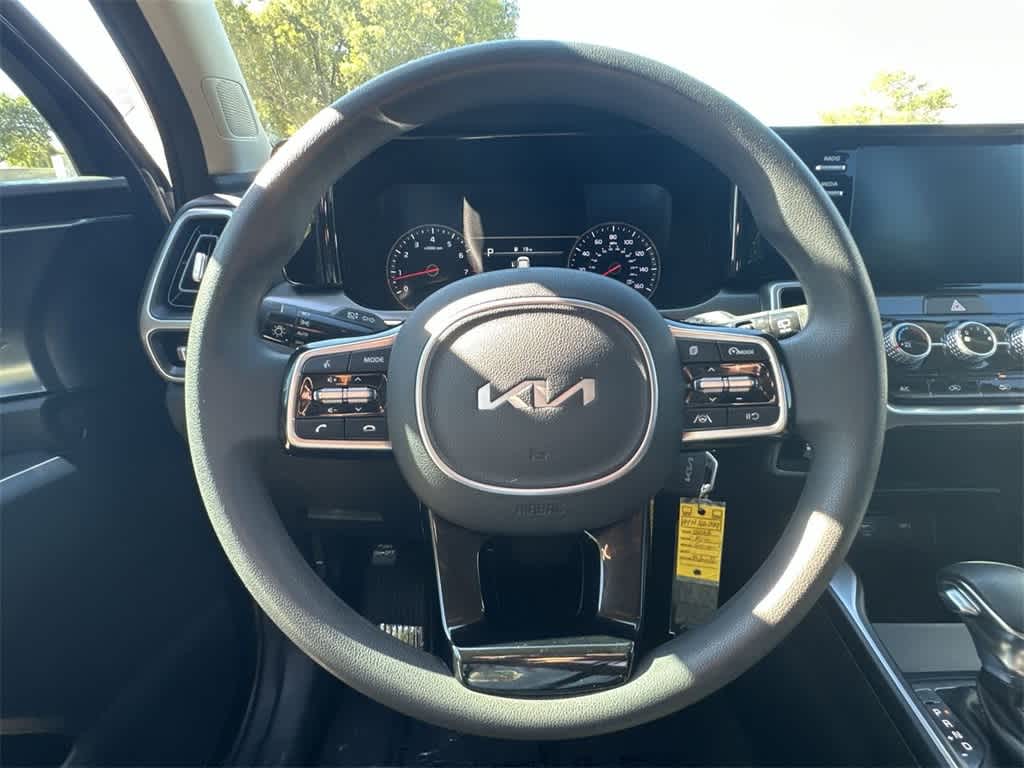 Thumbnail: 2023 Kia Sorento - 15