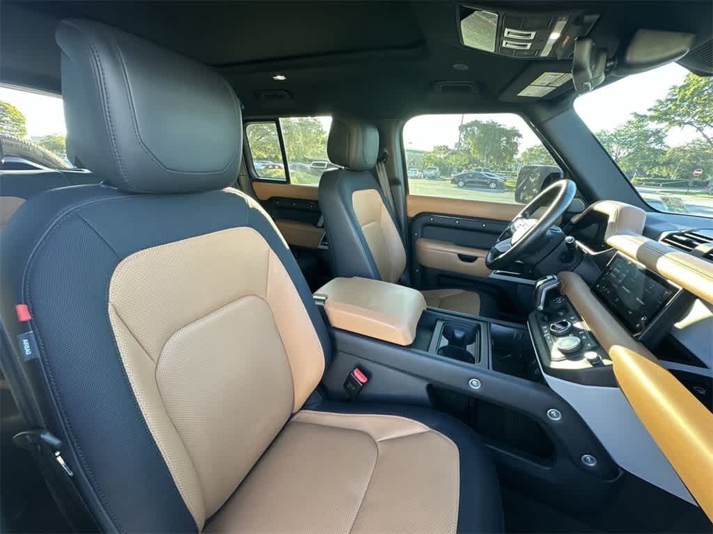 Thumbnail: 2023 Land Rover Defender - 27