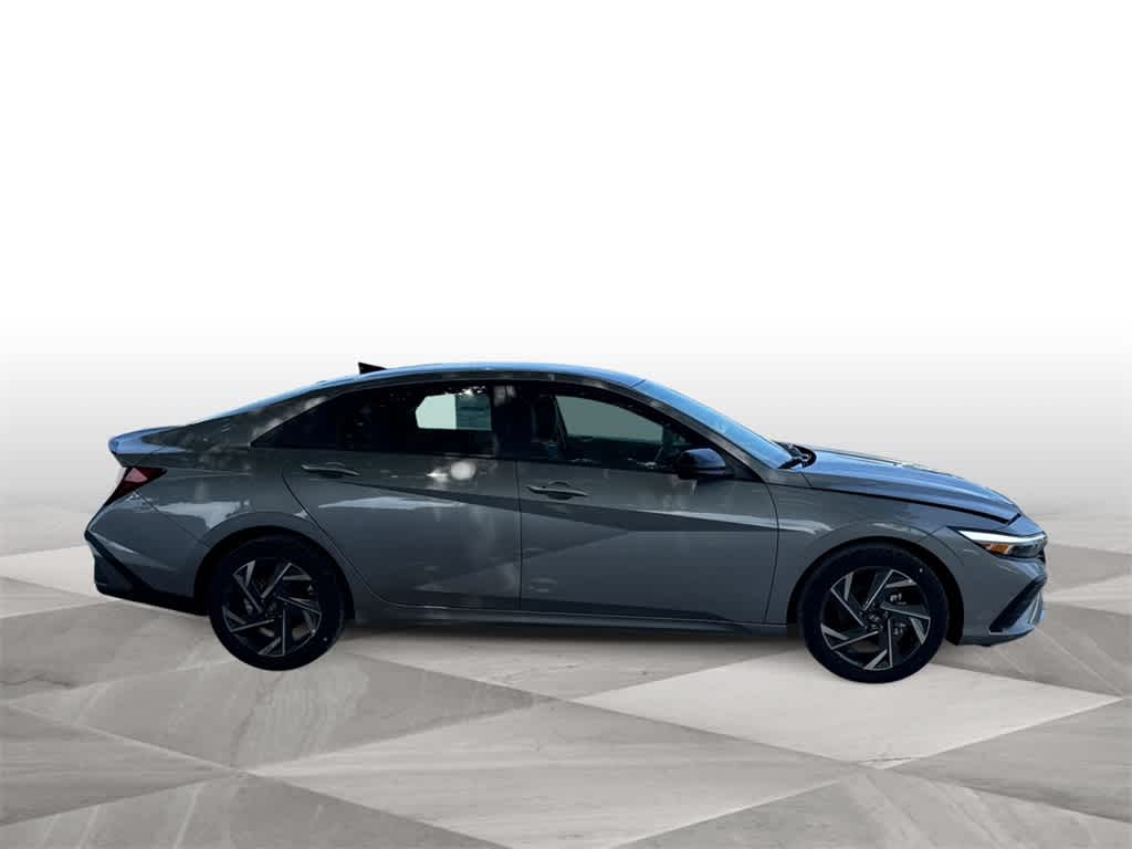 Thumbnail: 2025 Hyundai Elantra - 9