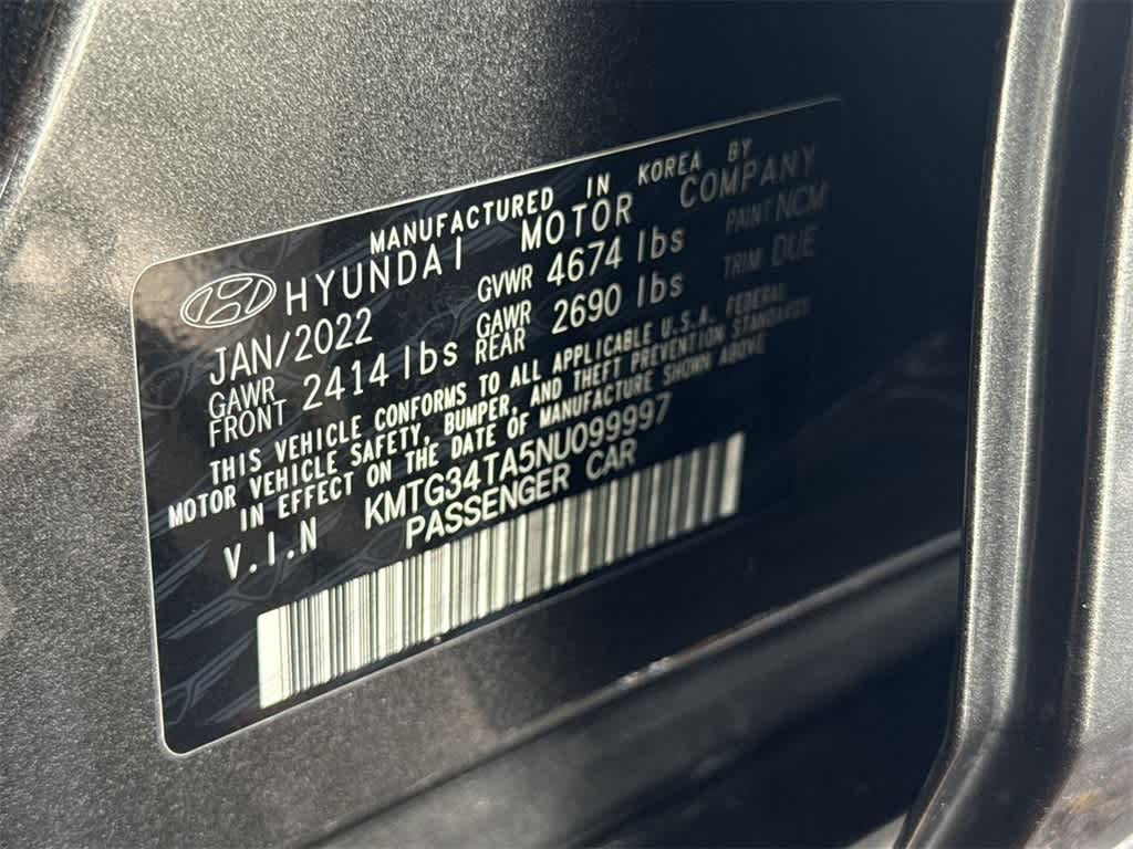 Thumbnail: 2022 Genesis G70 - 29