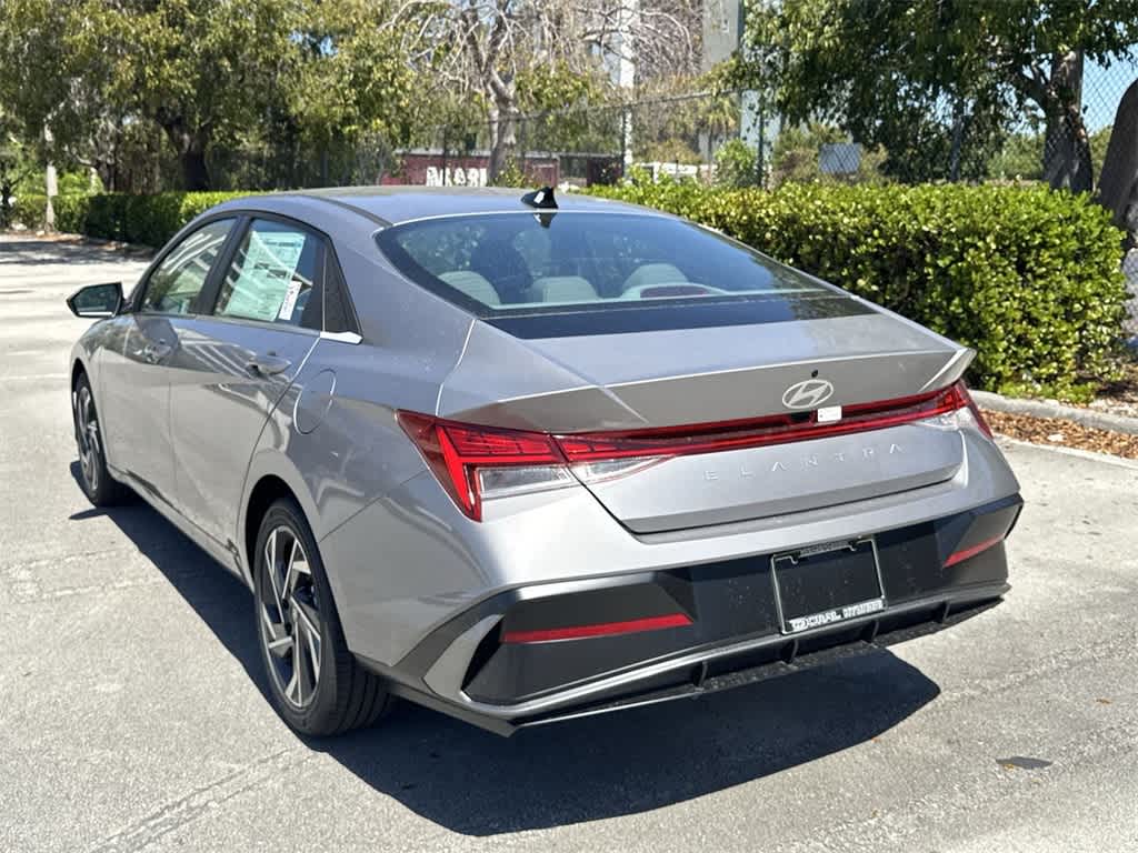 2025 Hyundai Elantra SEL 12