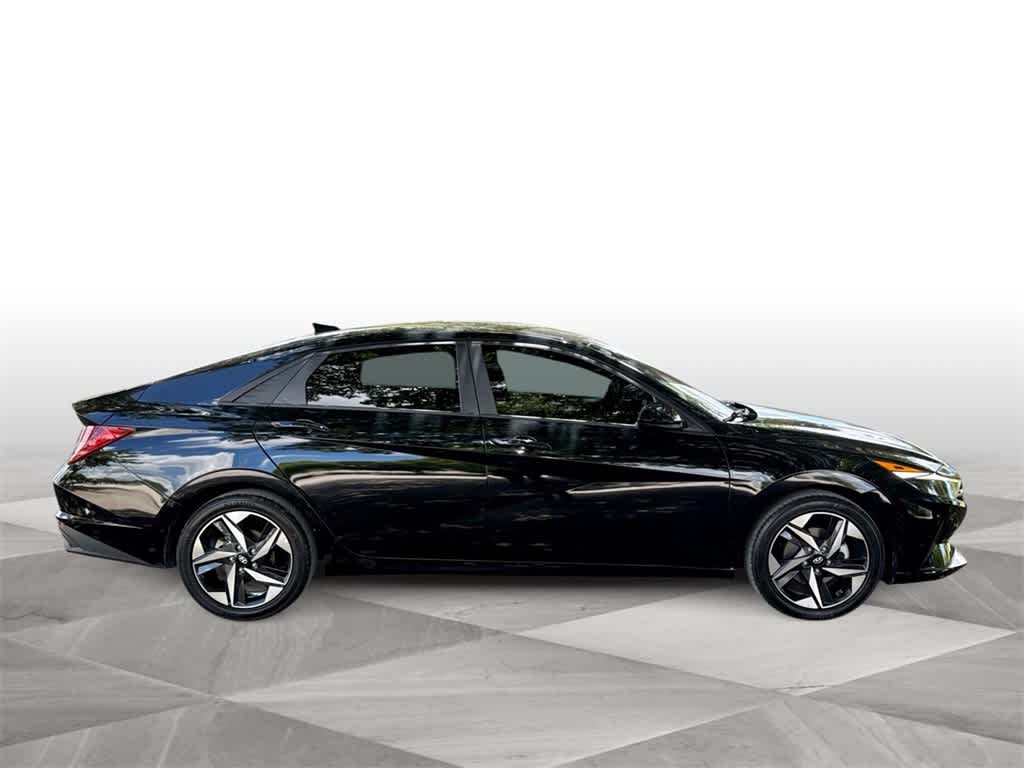 Thumbnail: 2023 Hyundai Elantra - 9