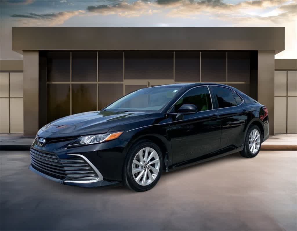 2022 Toyota Camry LE -
                Doral, FL