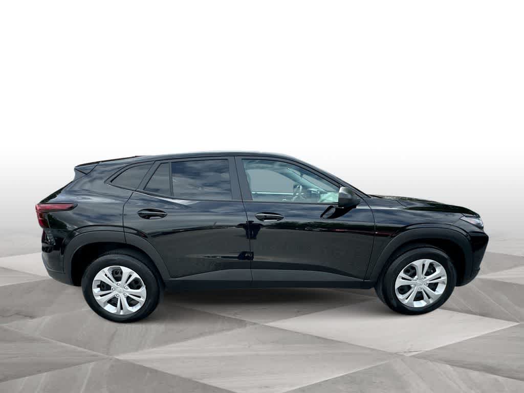 Thumbnail: 2025 Chevrolet Trax - 9