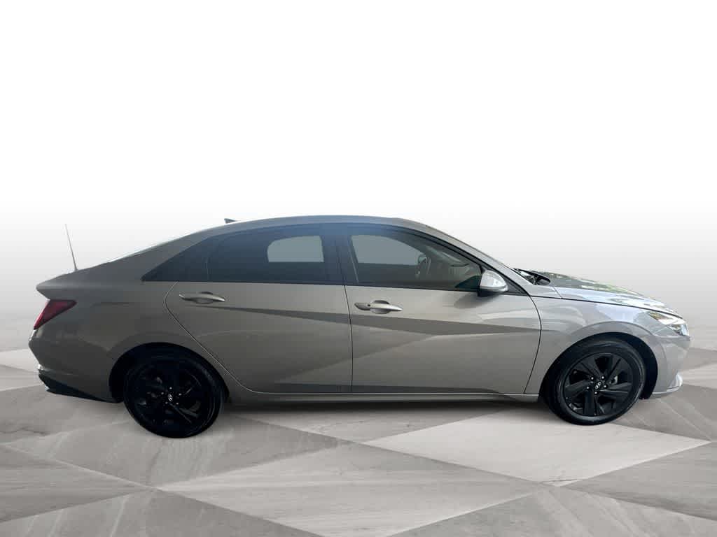 Thumbnail: 2023 Hyundai Elantra - 9
