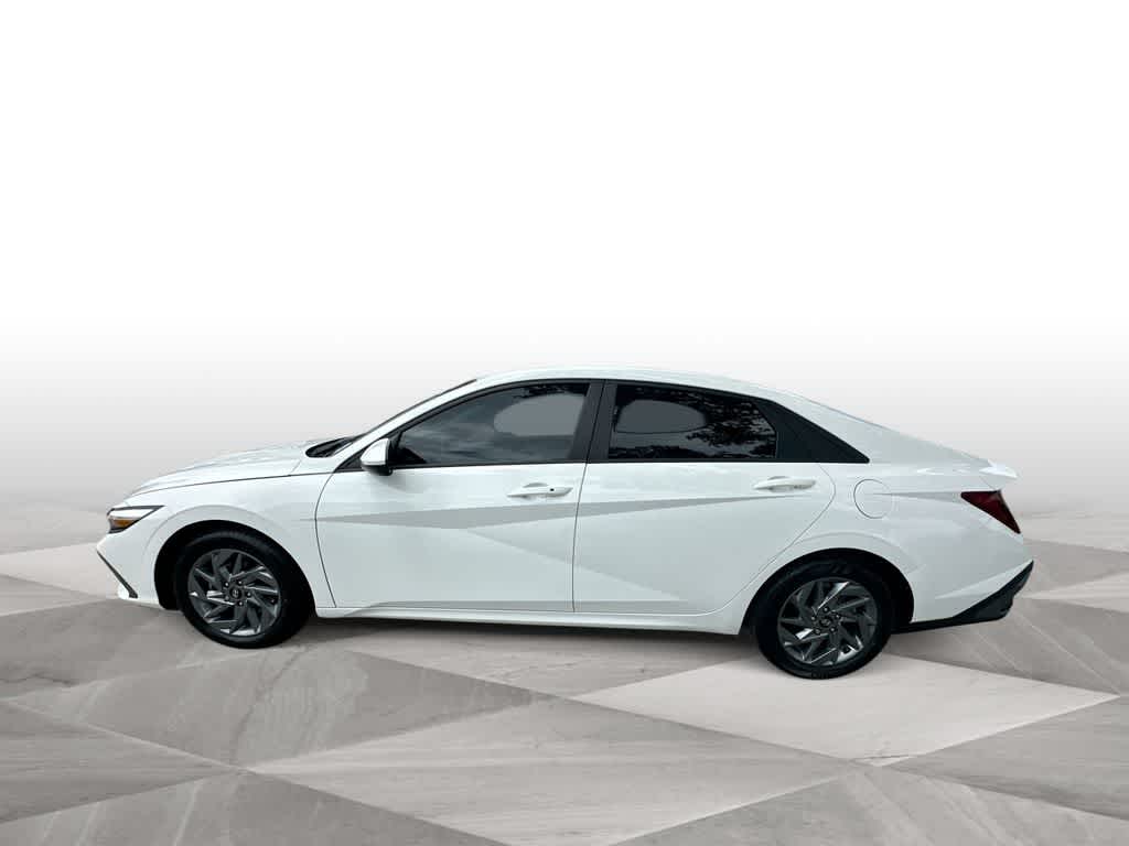 Thumbnail: 2024 Hyundai Elantra - 5