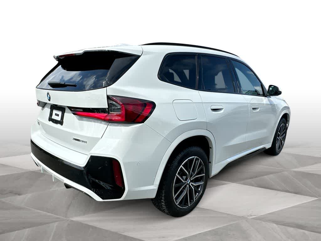Thumbnail: 2025 BMW X1 - 8