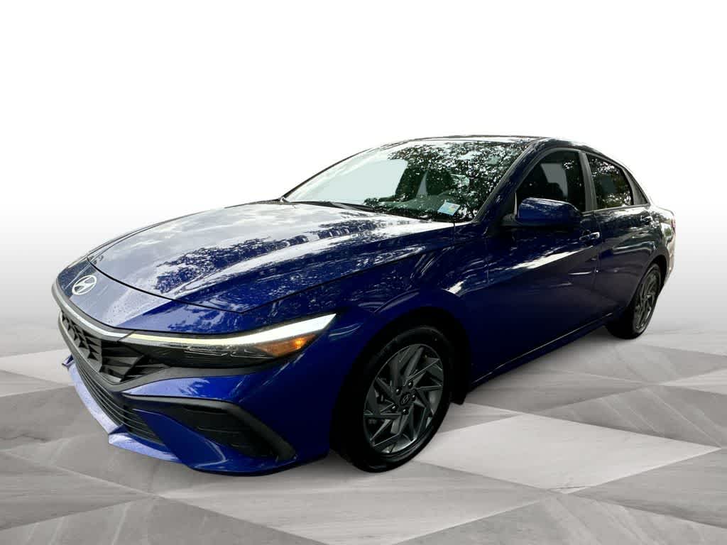 Thumbnail: 2024 Hyundai Elantra - 4
