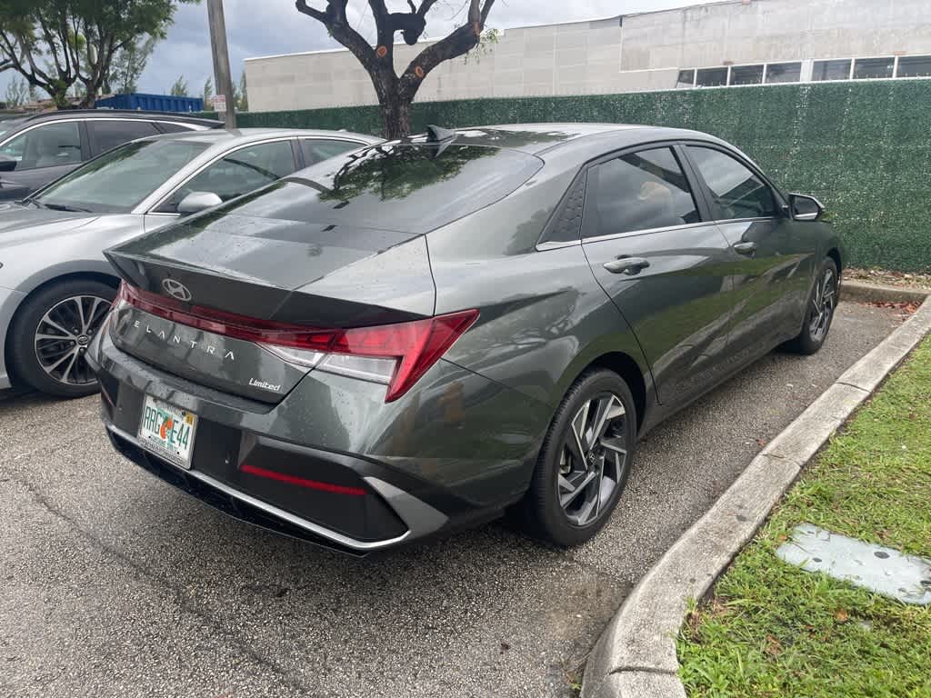 Thumbnail: 2024 Hyundai Elantra - 4