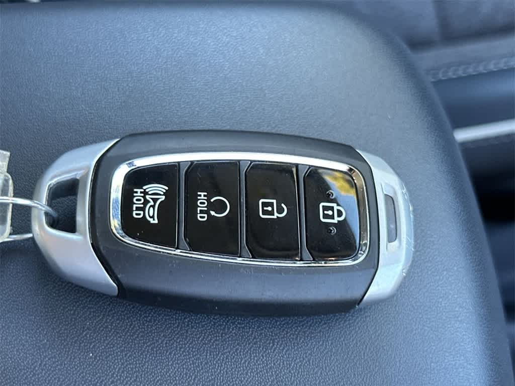 Thumbnail: 2023 Hyundai Venue - 28