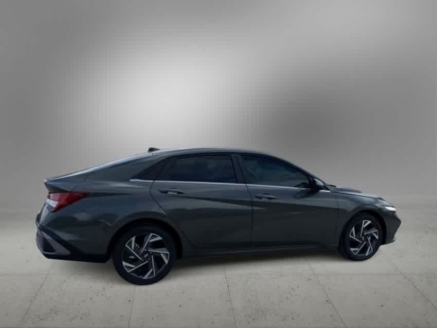 2024 Hyundai Elantra SEL 2