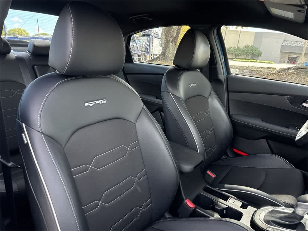 Thumbnail: 2022 Kia Forte - 27