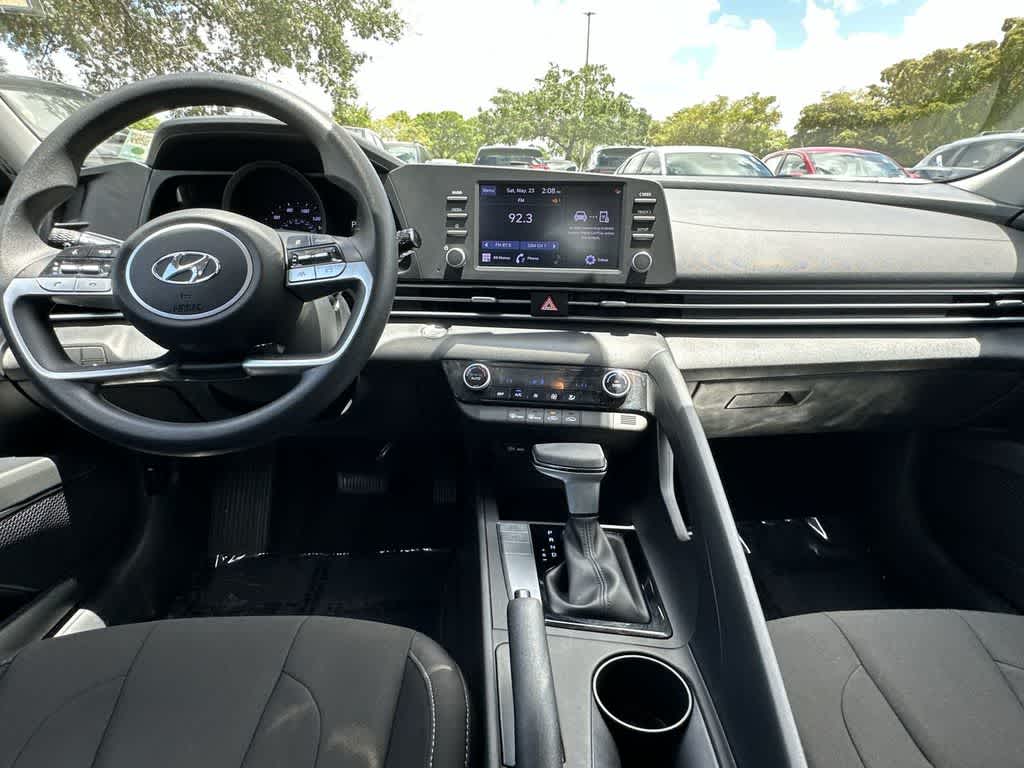 Thumbnail: 2023 Hyundai Elantra - 17
