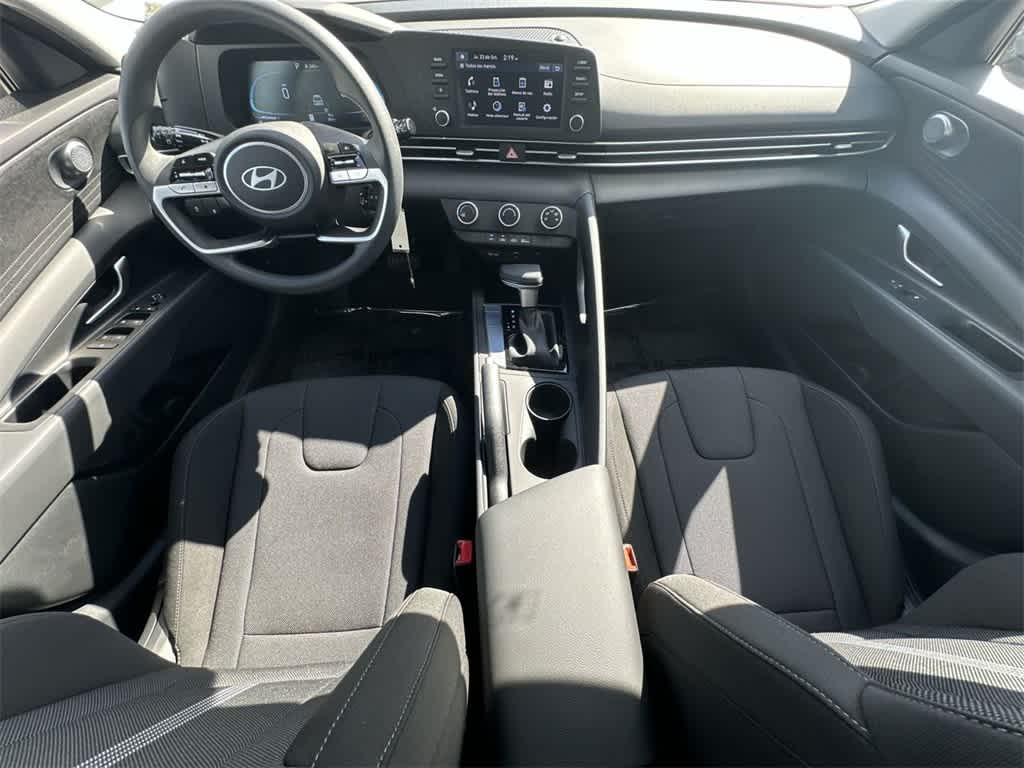 Thumbnail: 2025 Hyundai Elantra - 24