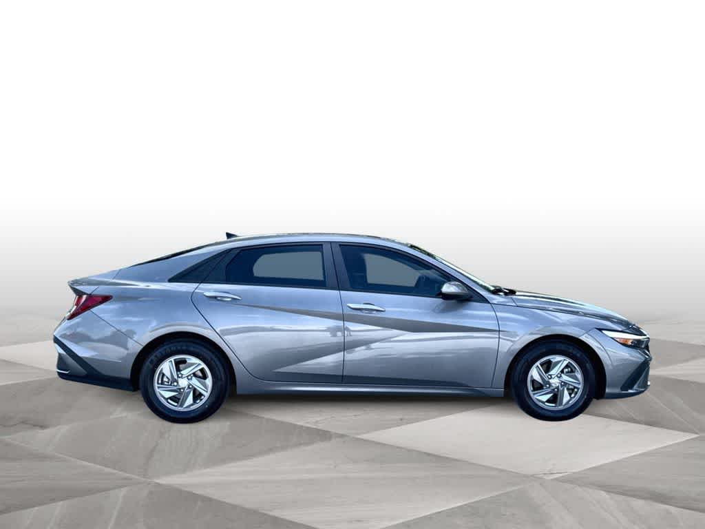 Thumbnail: 2024 Hyundai Elantra - 9