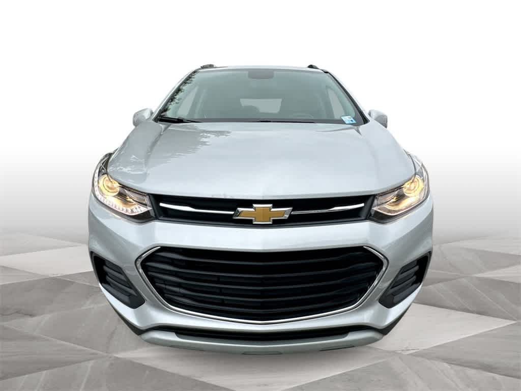 Thumbnail: 2022 Chevrolet Trax - 3