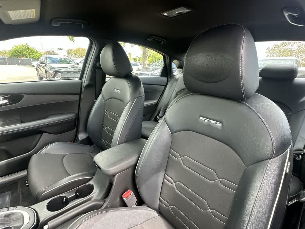 Thumbnail: 2023 Kia Forte - 14