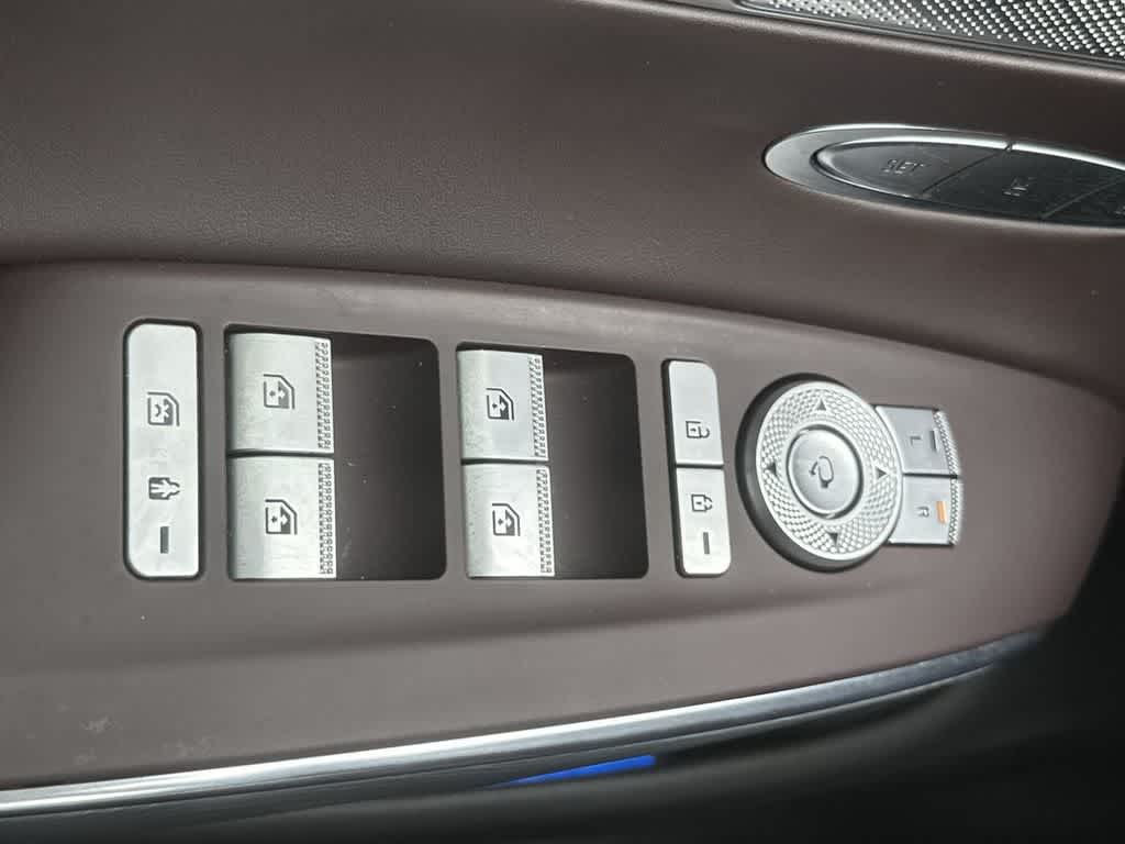 Thumbnail: 2023 Genesis GV70 - 17