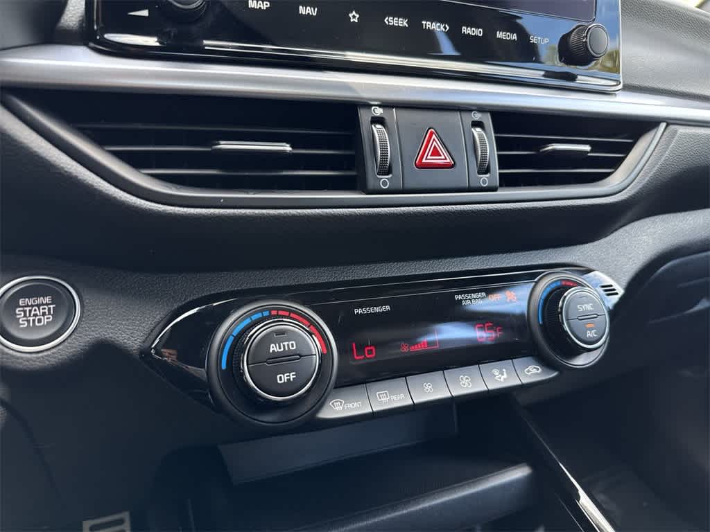 Thumbnail: 2022 Kia Forte - 20