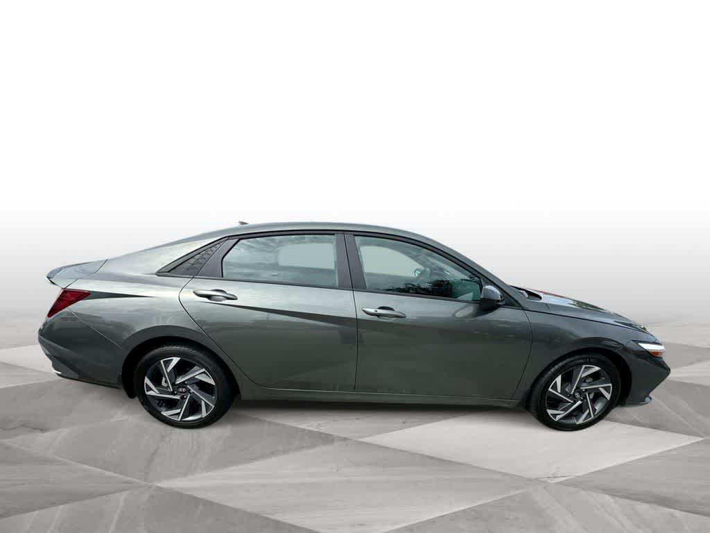 Thumbnail: 2025 Hyundai Elantra - 9