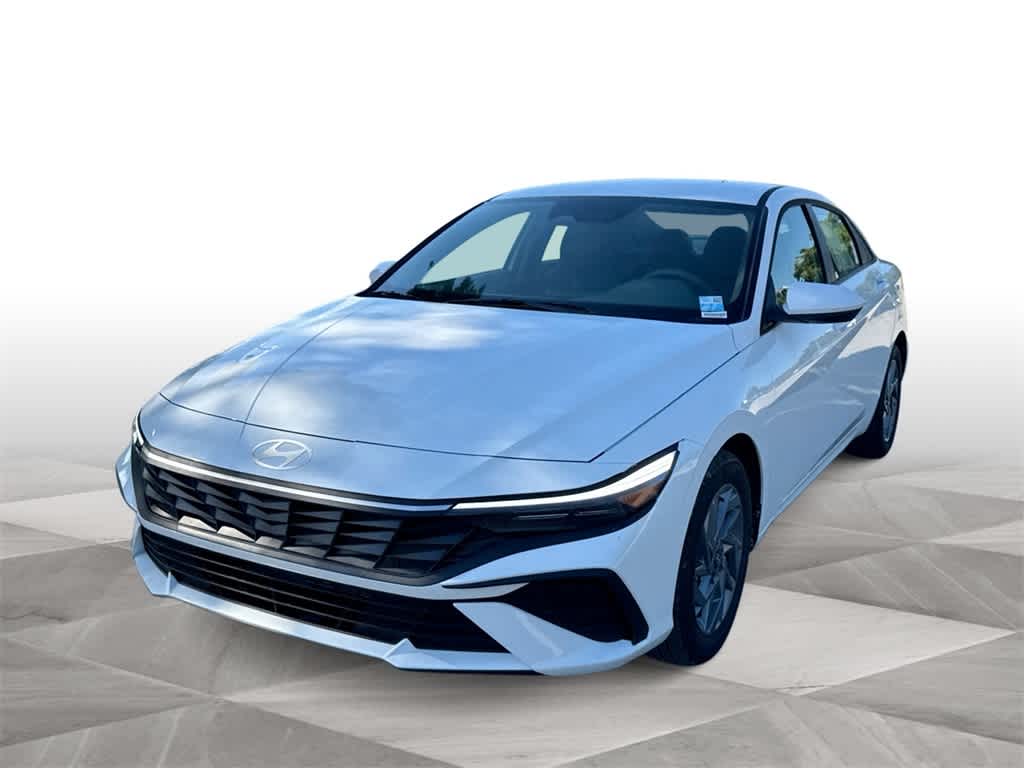 Thumbnail: 2025 Hyundai Elantra - 4