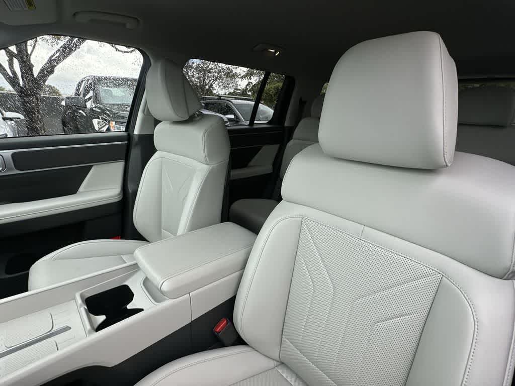 Thumbnail: 2025 Hyundai Santa Fe - 14