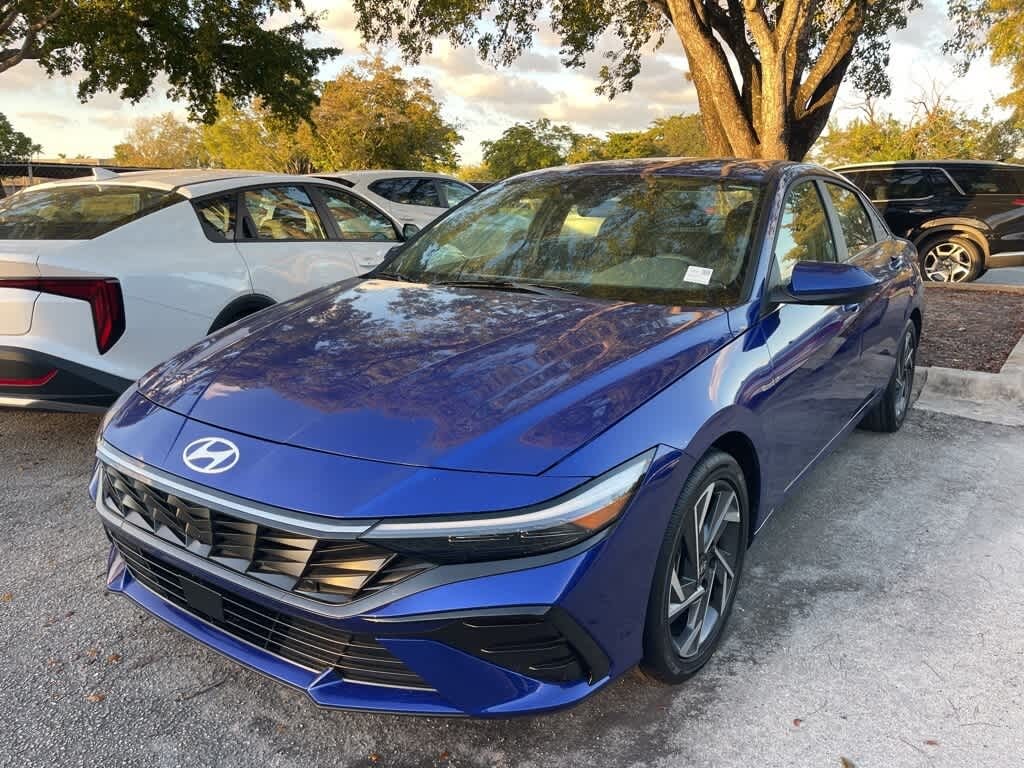 Certified 2025 Hyundai Elantra SEL Convenience Sedan