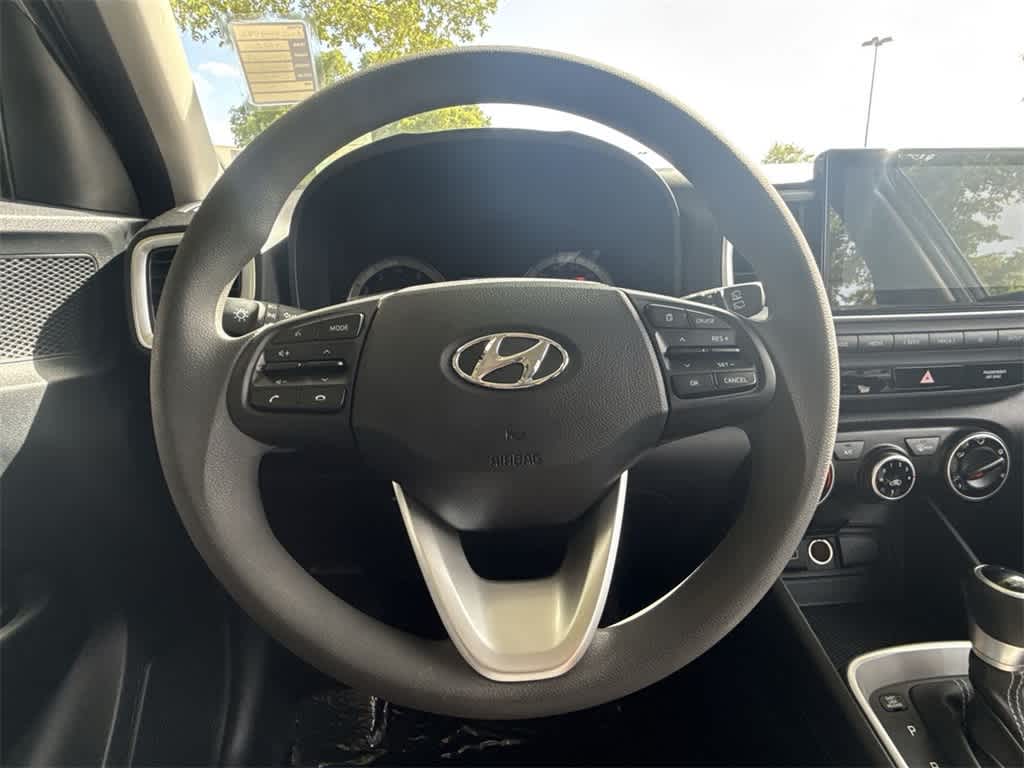 Thumbnail: 2022 Hyundai Venue - 15