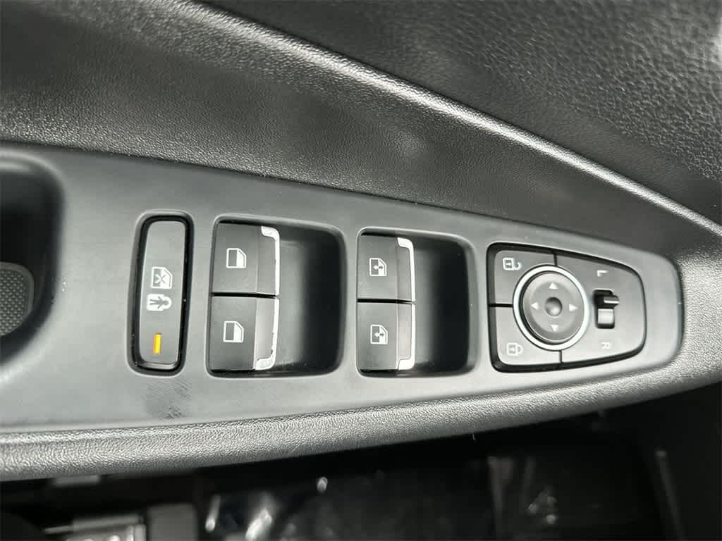 Thumbnail: 2022 Hyundai Santa Fe - 17