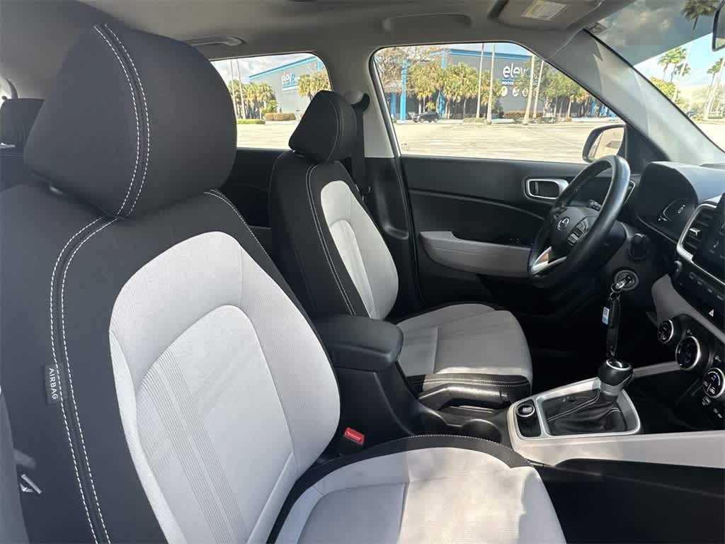 Thumbnail: 2023 Hyundai Venue - 27