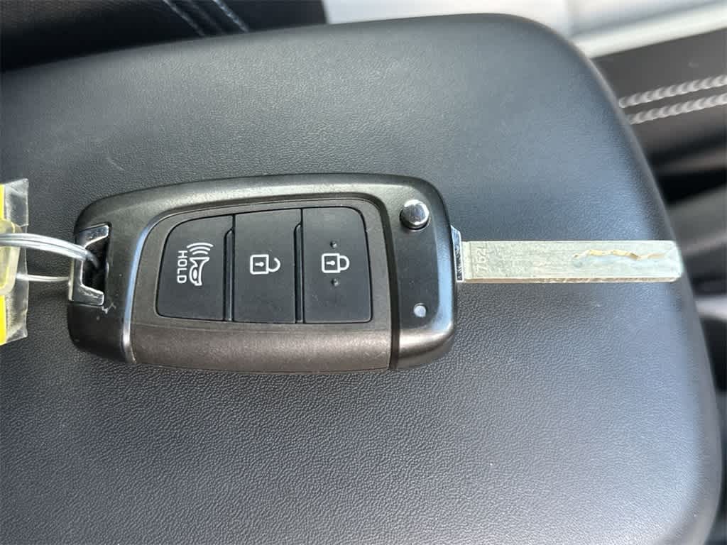 Thumbnail: 2023 Hyundai Venue - 28