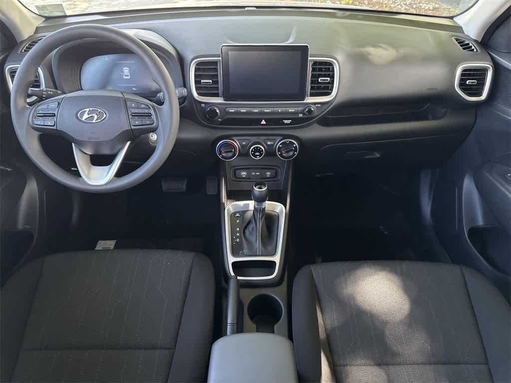 2025 Hyundai Venue SE 24