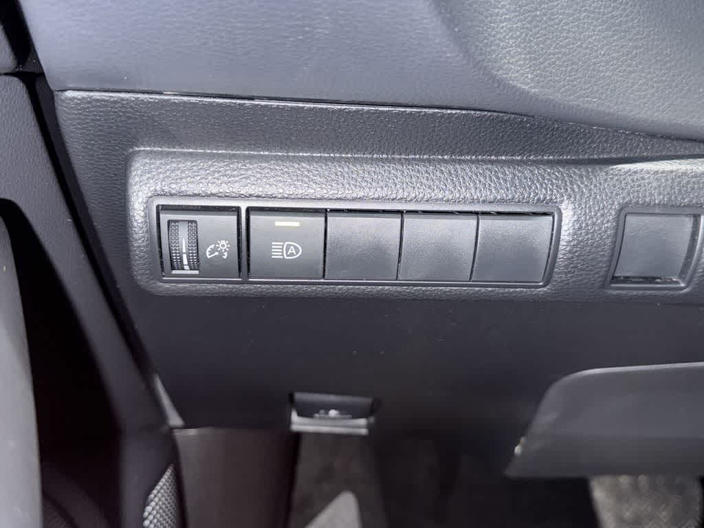 Thumbnail: 2023 Toyota Corolla - 17