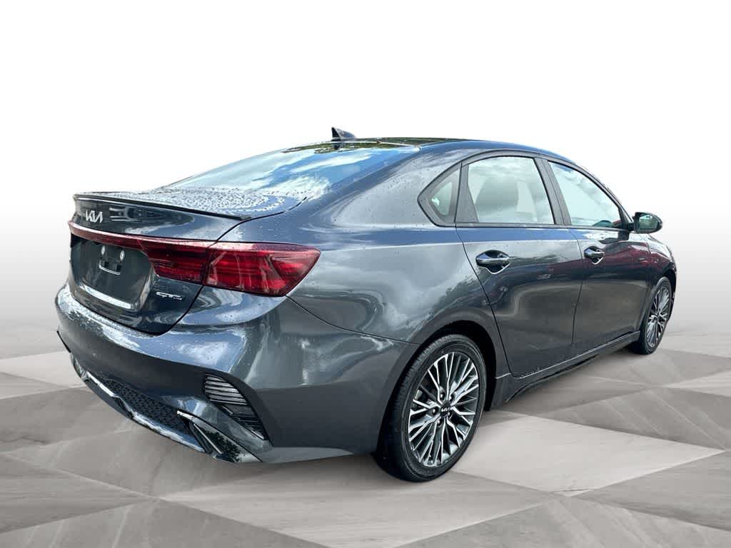 Thumbnail: 2023 Kia Forte - 8