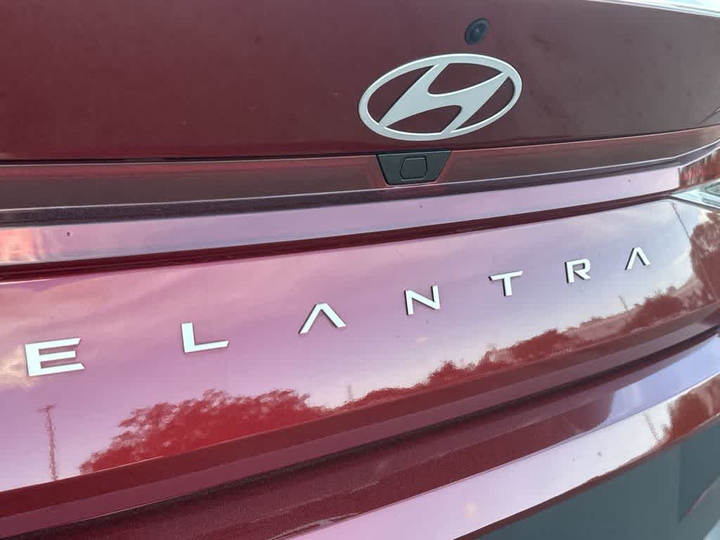 Thumbnail: 2024 Hyundai Elantra - 10