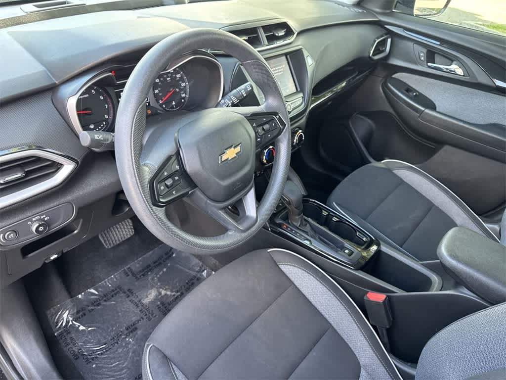 Thumbnail: 2023 Chevrolet TrailBlazer - 13