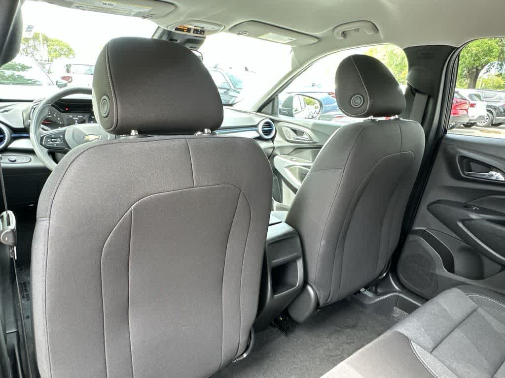 Thumbnail: 2025 Chevrolet Trax - 23