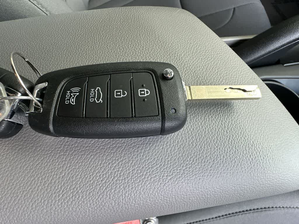 Thumbnail: 2025 Hyundai Elantra - 28