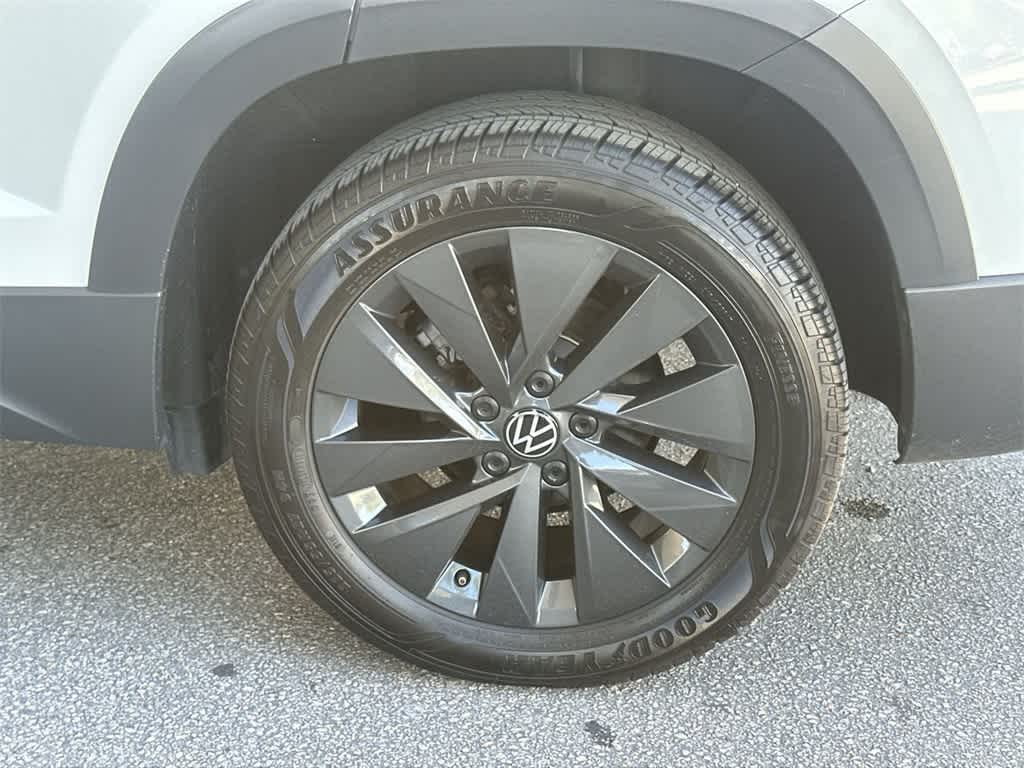 Thumbnail: 2024 Volkswagen Taos - 11