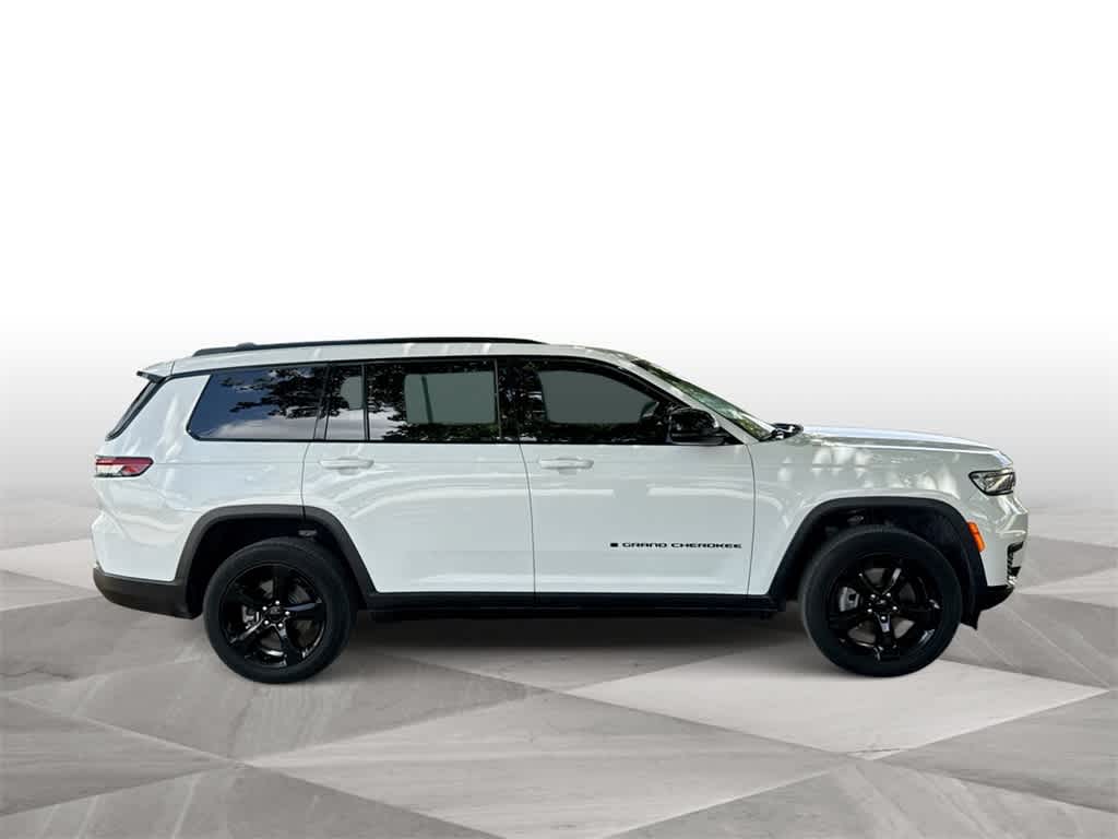Thumbnail: 2023 Jeep Grand Cherokee L - 9