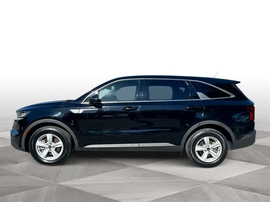 Thumbnail: 2023 Kia Sorento - 5