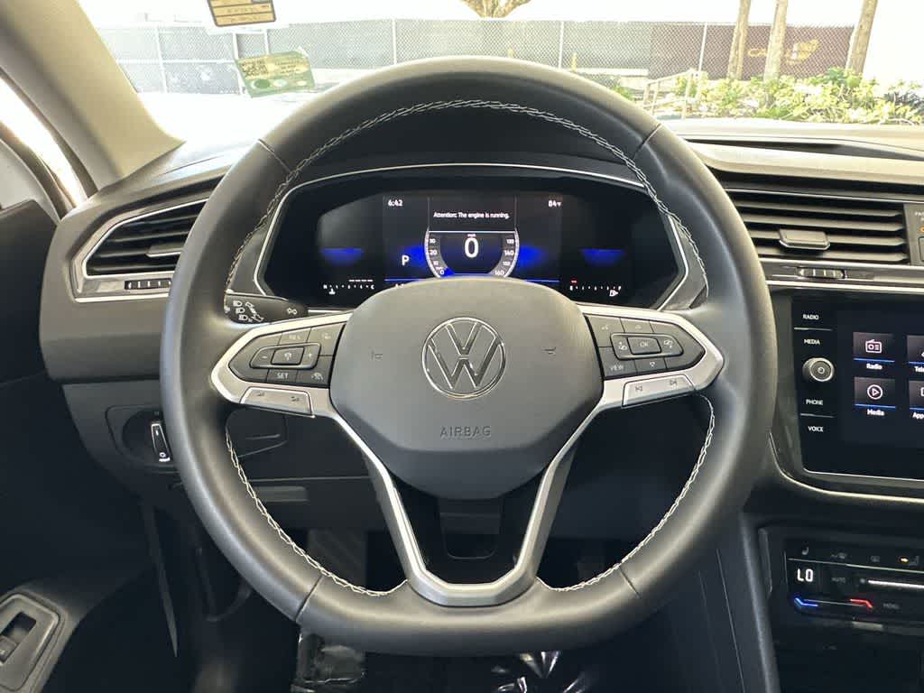 Thumbnail: 2024 Volkswagen Tiguan - 15