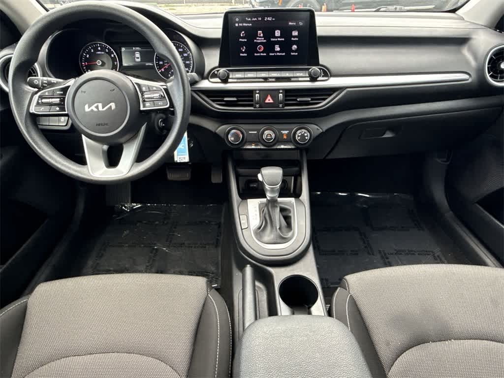 Thumbnail: 2024 Kia Forte - 24
