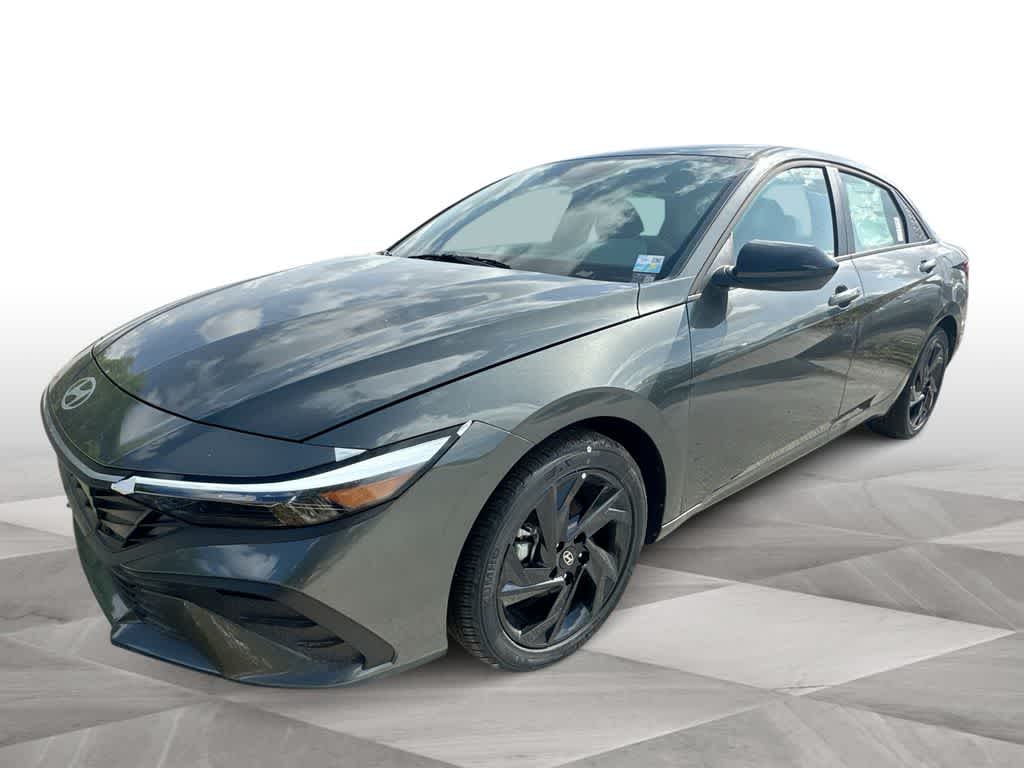 Thumbnail: 2026 Hyundai Elantra - 4