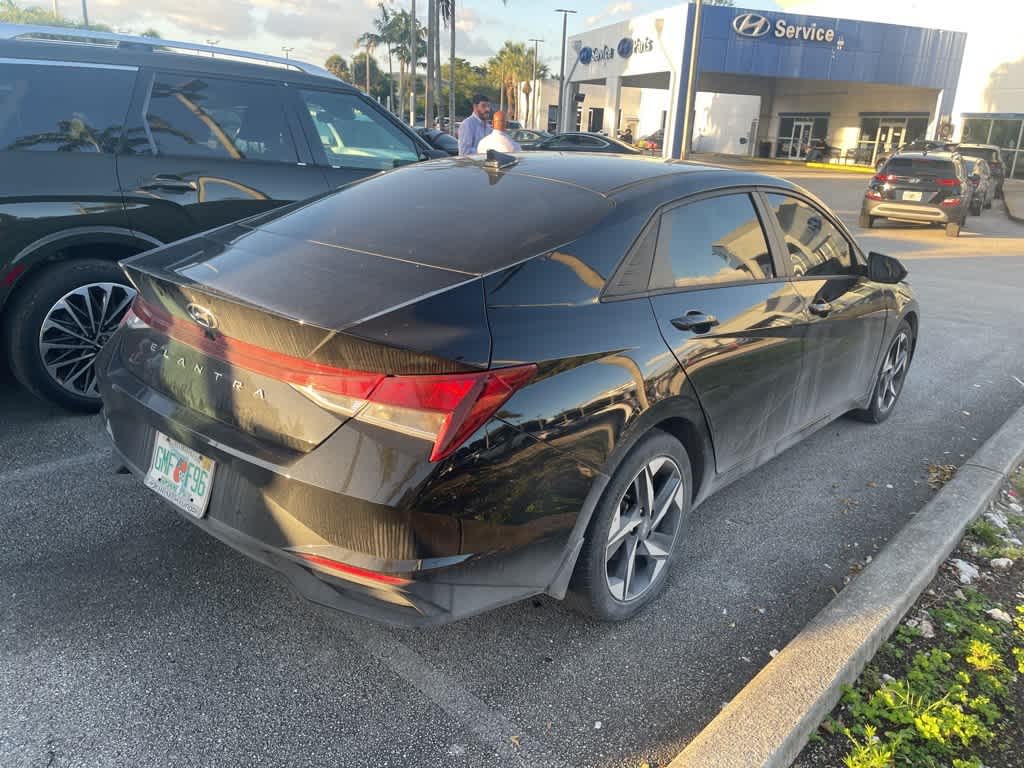 Thumbnail: 2023 Hyundai Elantra - 4