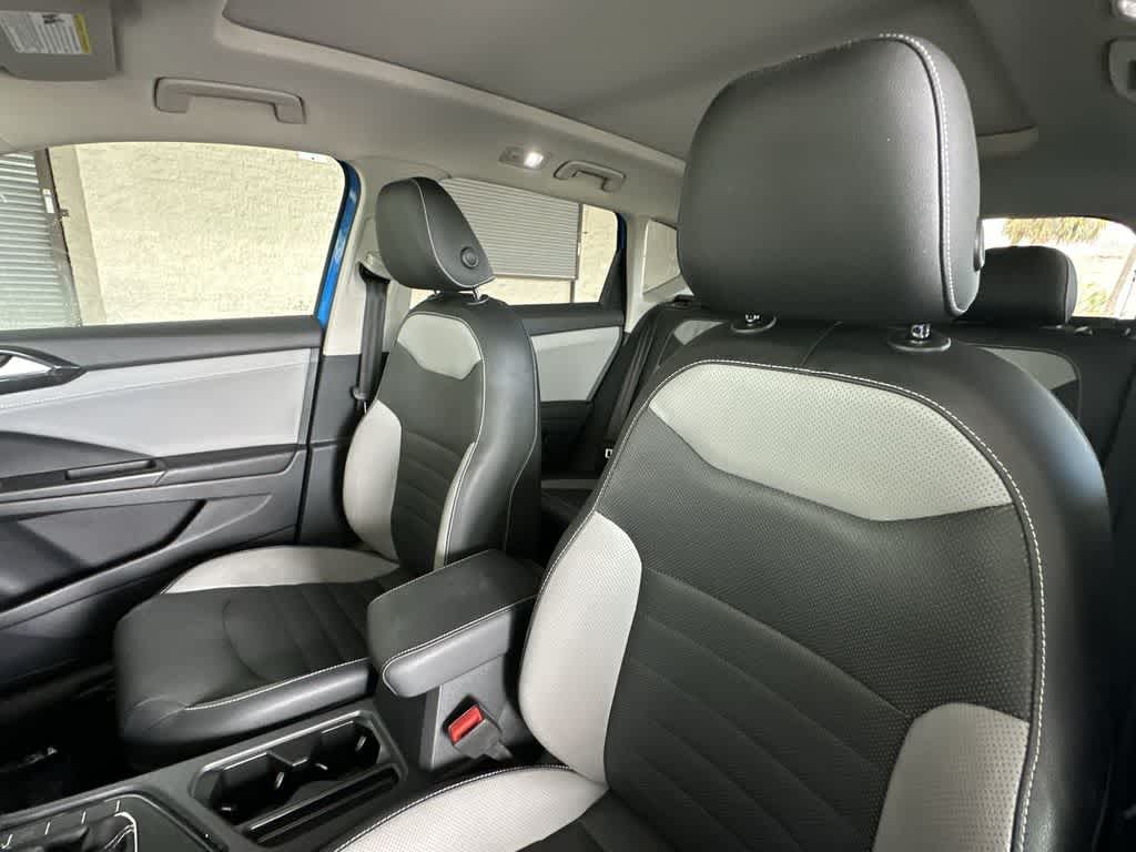 Thumbnail: 2022 Volkswagen Taos - 14