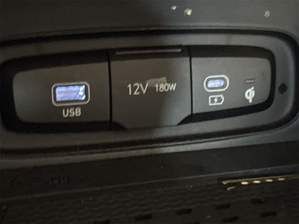 2023 Hyundai Venue Limited 17
